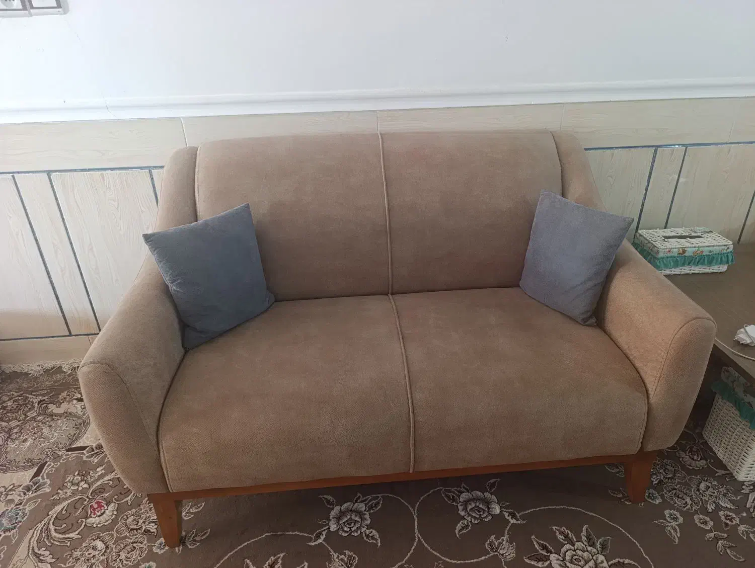 مبل هفت نفره|مبلمان خانگی و میز عسلی|شیراز, باغ تخت|دیوار