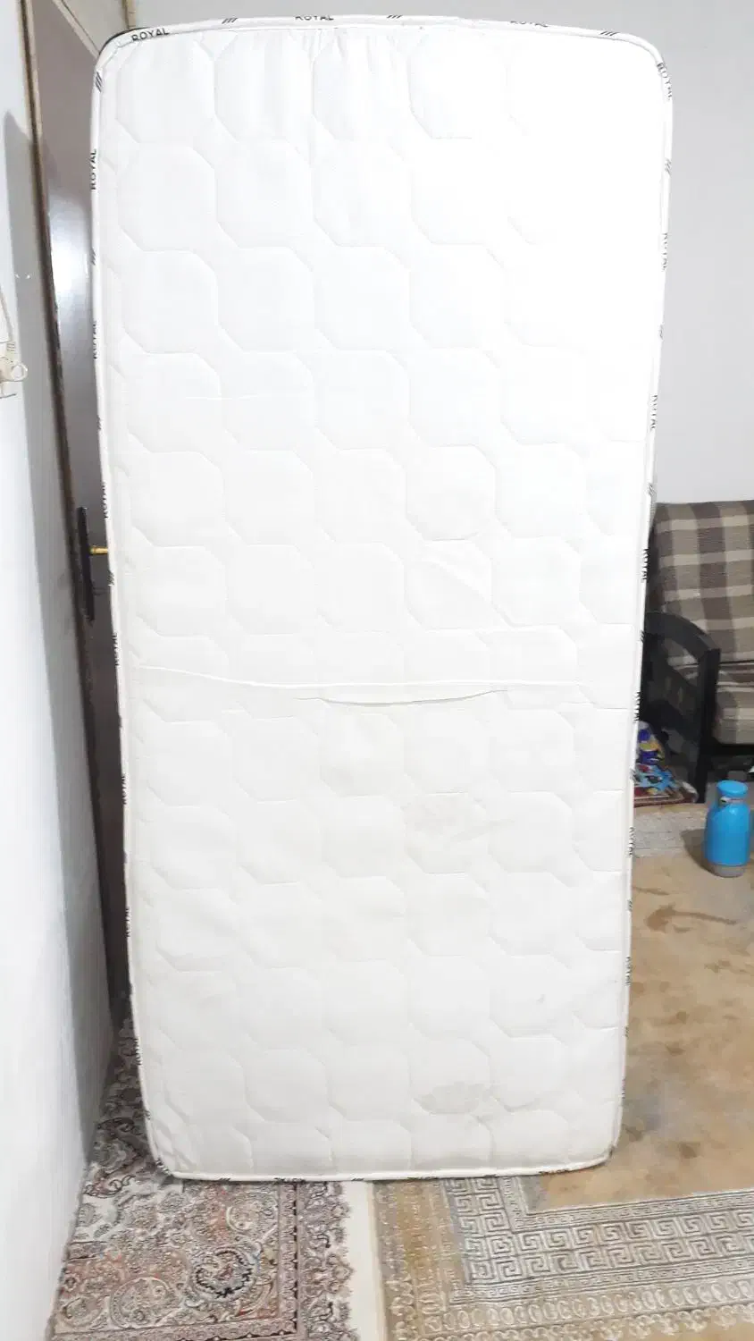 یک عدد تشک فنری رویال بفروش میرسد|تشک تختخواب|ری, دیلمان|دیوار