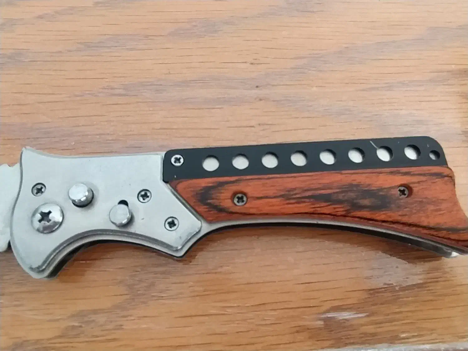 چاقو|کلکسیون اشیاء عتیقه|همدان, |دیوار