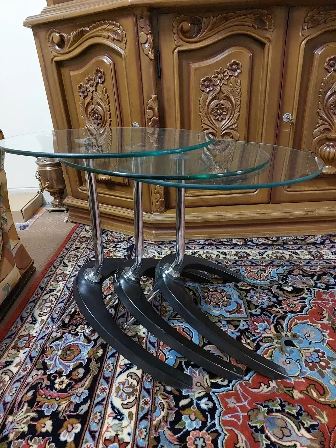 میز عسلی شیشه ای پایه فلز و چوب|مبلمان خانگی و میز عسلی|قم, بلوار امین و ساحلی|دیوار