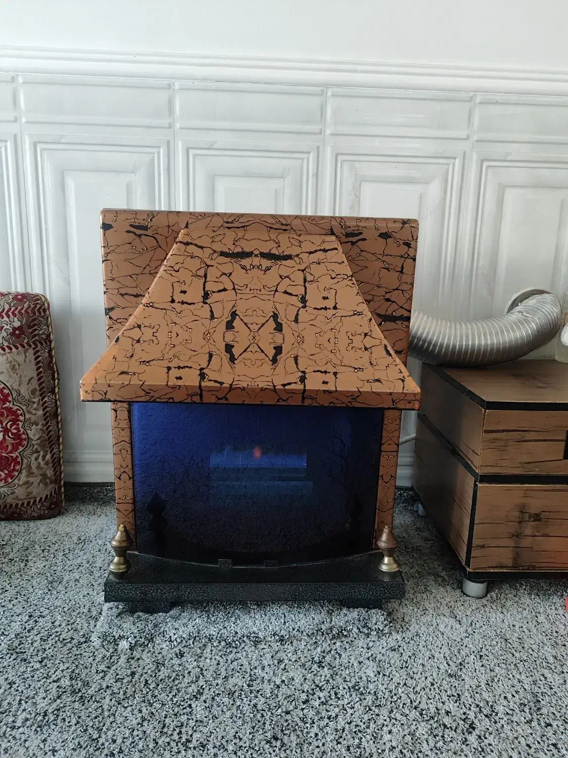 بخاری طرح شومینه در حد نو|بخاری، هیتر، شومینه|شوش, |دیوار