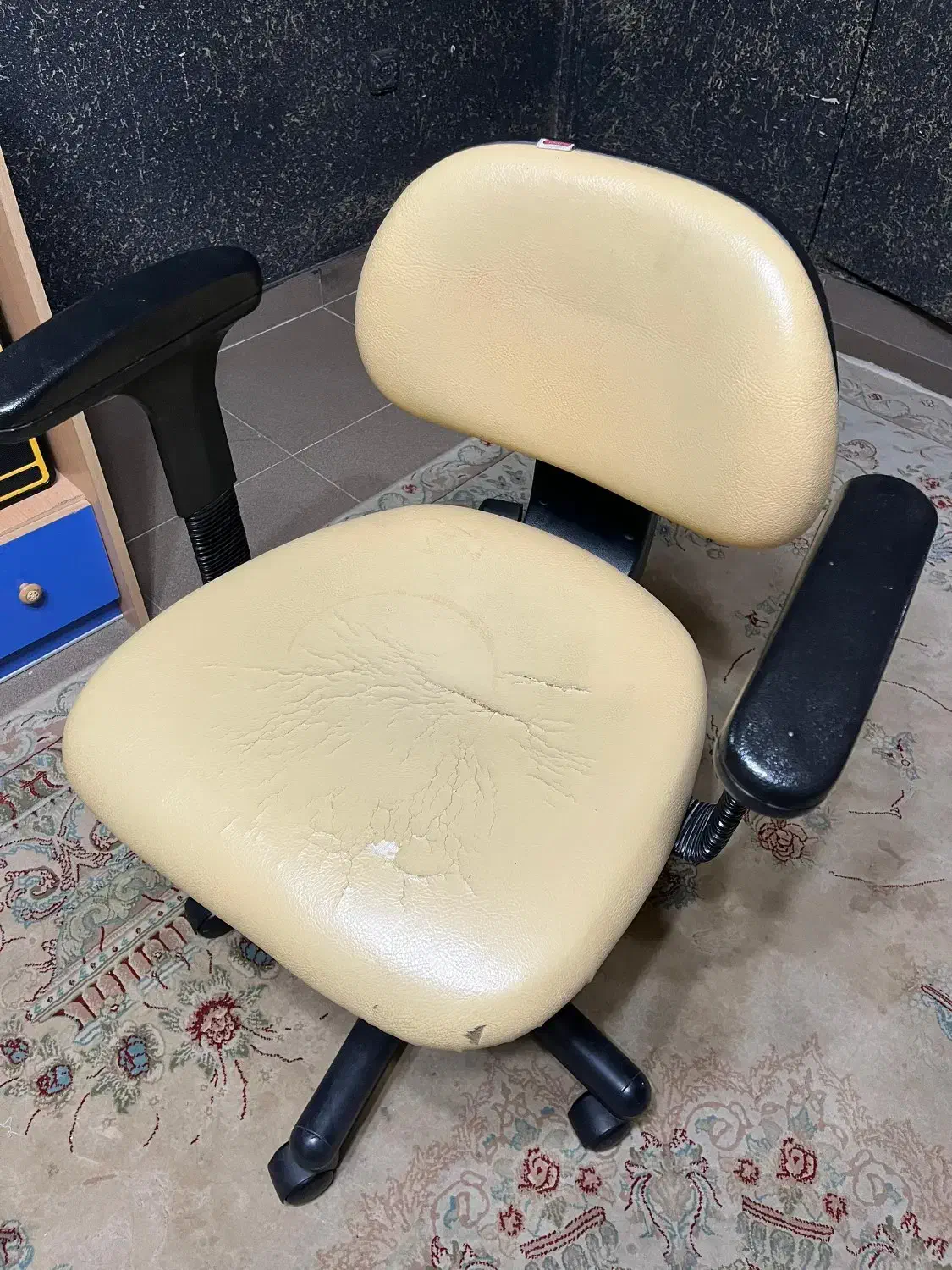 میز کامپیوتر و صندلی|میز تحریر و کامپیوتر|بندرعباس, |دیوار