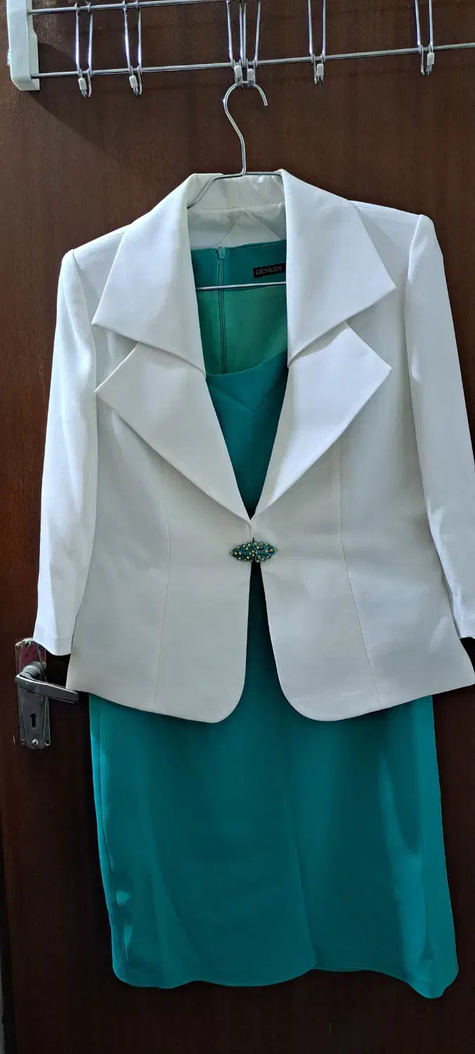 سارافون کت نو|لباس|خوی, |دیوار