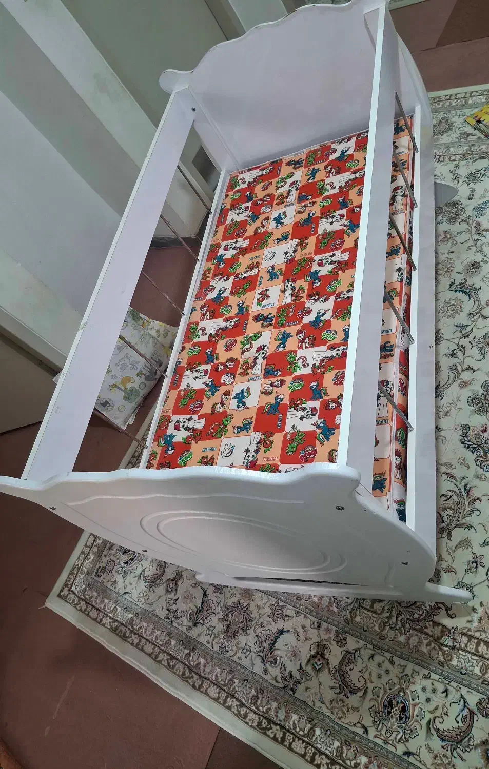 تخت گهواره نوزاد|تخت و صندلی بچه|قم, شهرک مهدیه|دیوار