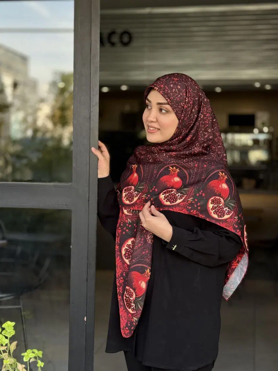 انواع کیف و روسری|کیف، کفش، کمربند|آفتاب, |دیوار