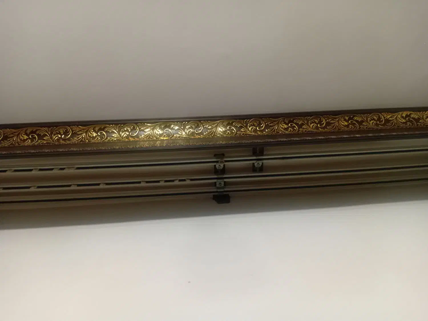 کتیبه با میل پرده|پرده، رانر، رومیزی|کلاله, |دیوار