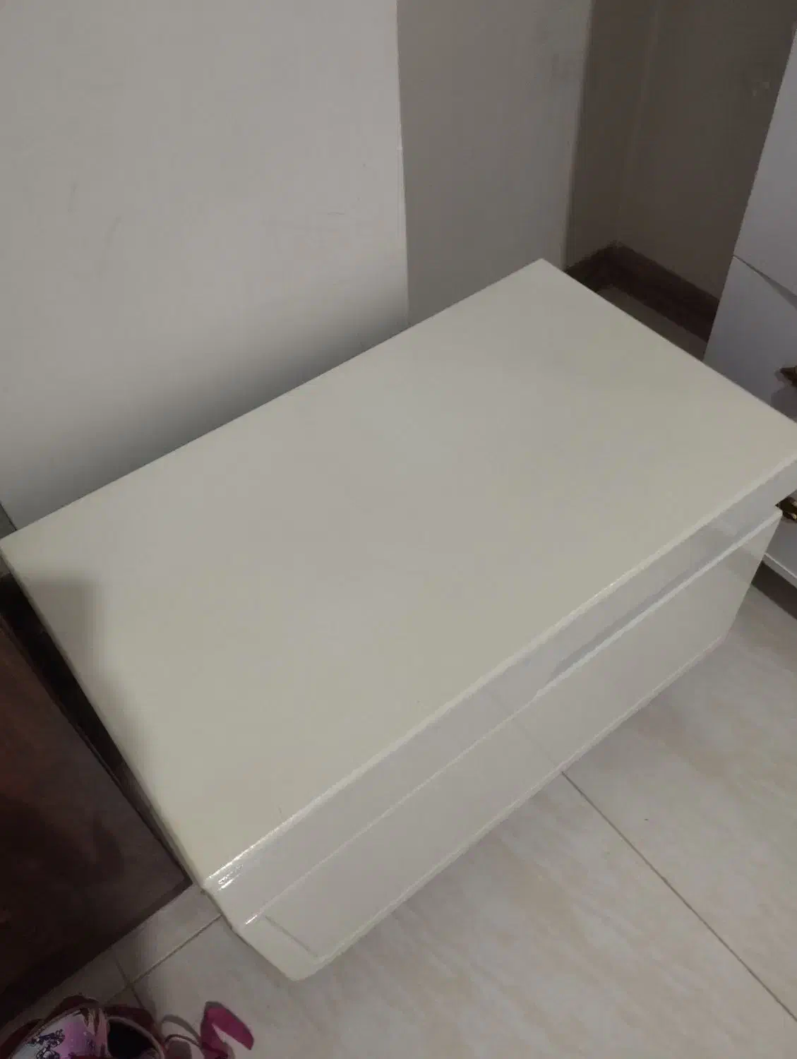 پاتختی کشومخفی|تخت و سرویس خواب|رباط‌کریم, مسکن مهر آبشناسان|دیوار