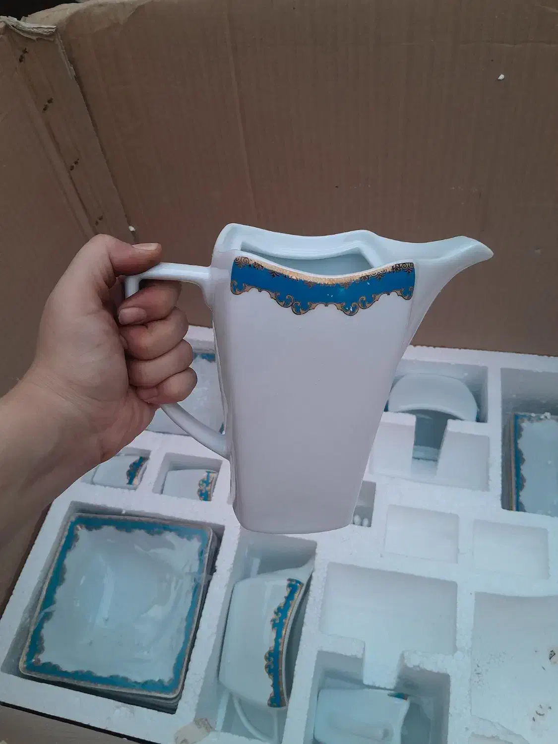 سرویس ۱۲ نفره چینی|ظروف سرو و پذیرایی|دهدشت, |دیوار