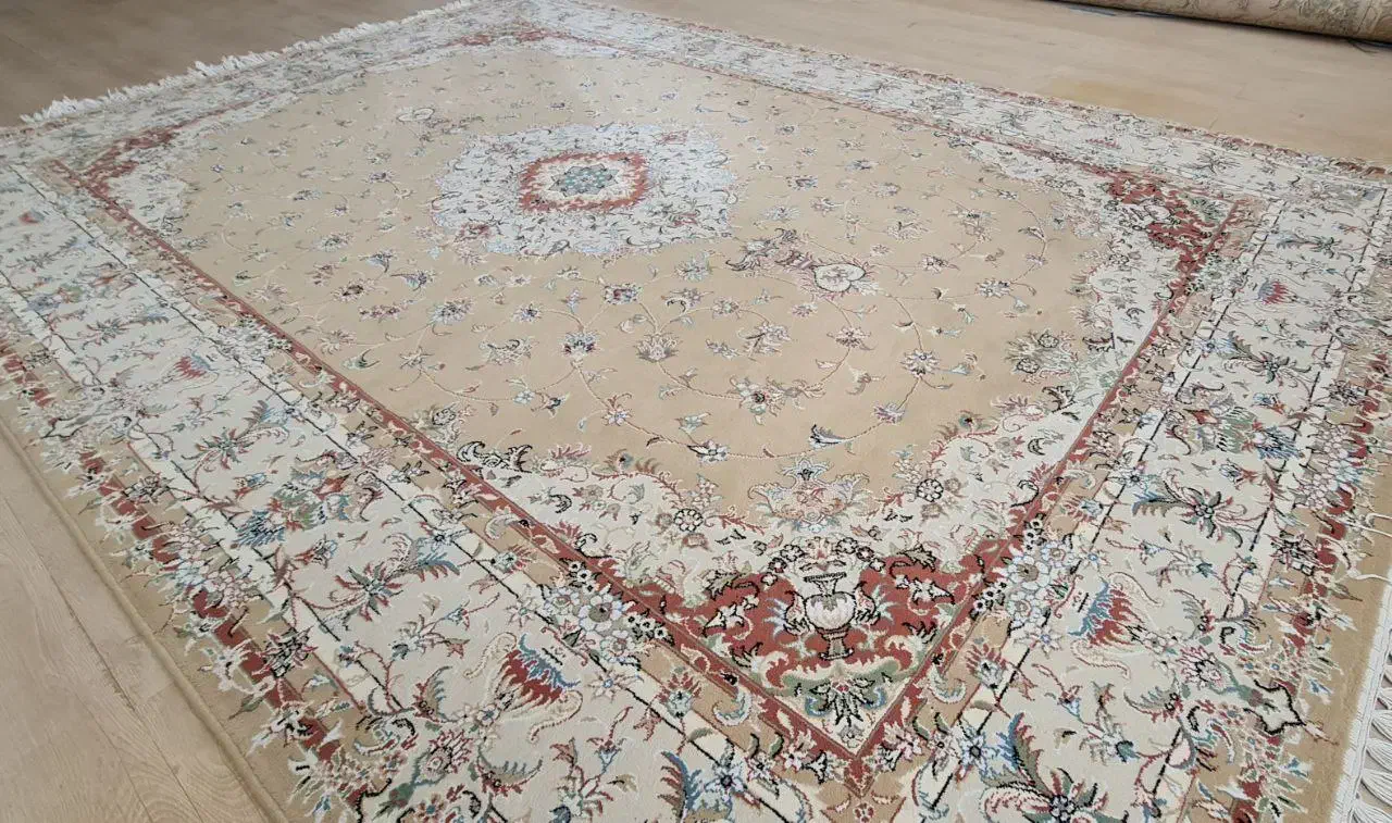 فرش ۱۲ متری در حد نو|فرش|مشهد, هفت تیر (نه دره)|دیوار