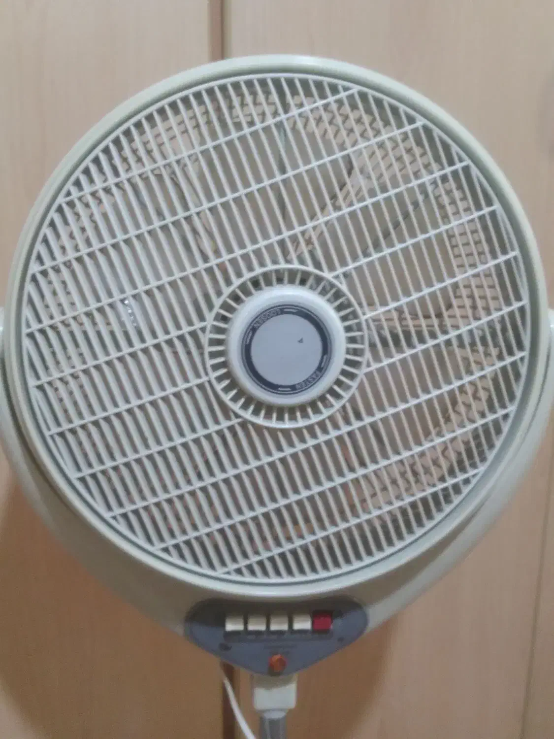 پنکه|پنکه و تصفیه‌کنندهٔ هوا|تبریز, |دیوار