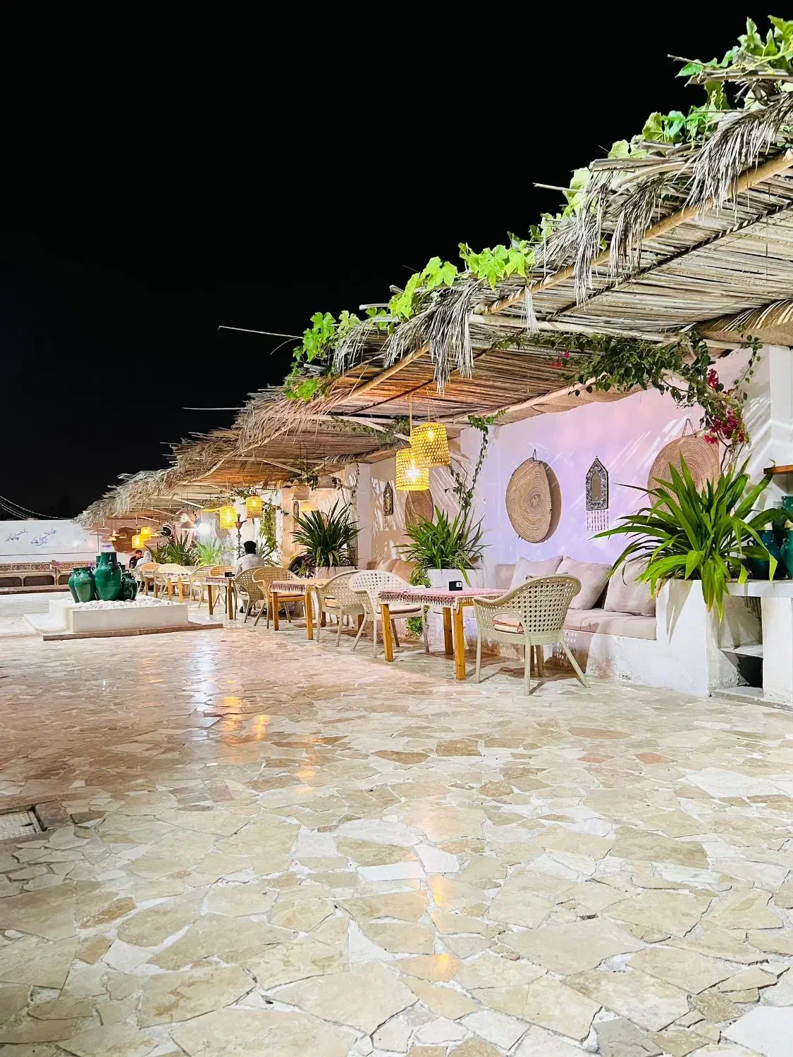 استخدام آشپز ، باریستا و سالن دار( کافه رستوران )|استخدام خدمات فروشگاه و رستوران|چابهار, |دیوار