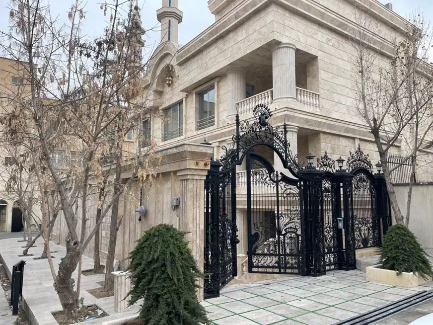 ۲۰۰ متر ویلایی دیپلمات نشین / ۲ پارکینگ/ بدون مالک|اجارهٔ خانه و ویلا|تهران, شهرک غرب|دیوار