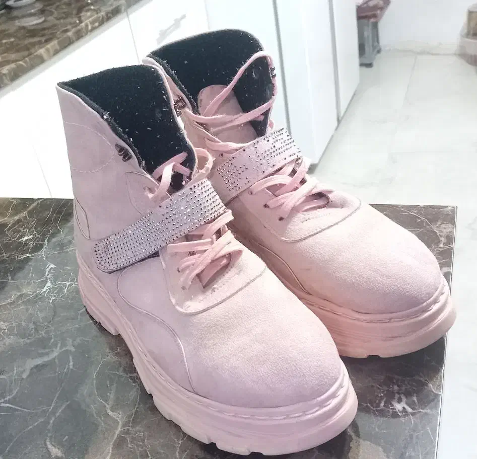 نیم بوت دخترانه سایز ۳۹ ۴۰|کیف، کفش، کمربند|ورامین, ورامین|دیوار