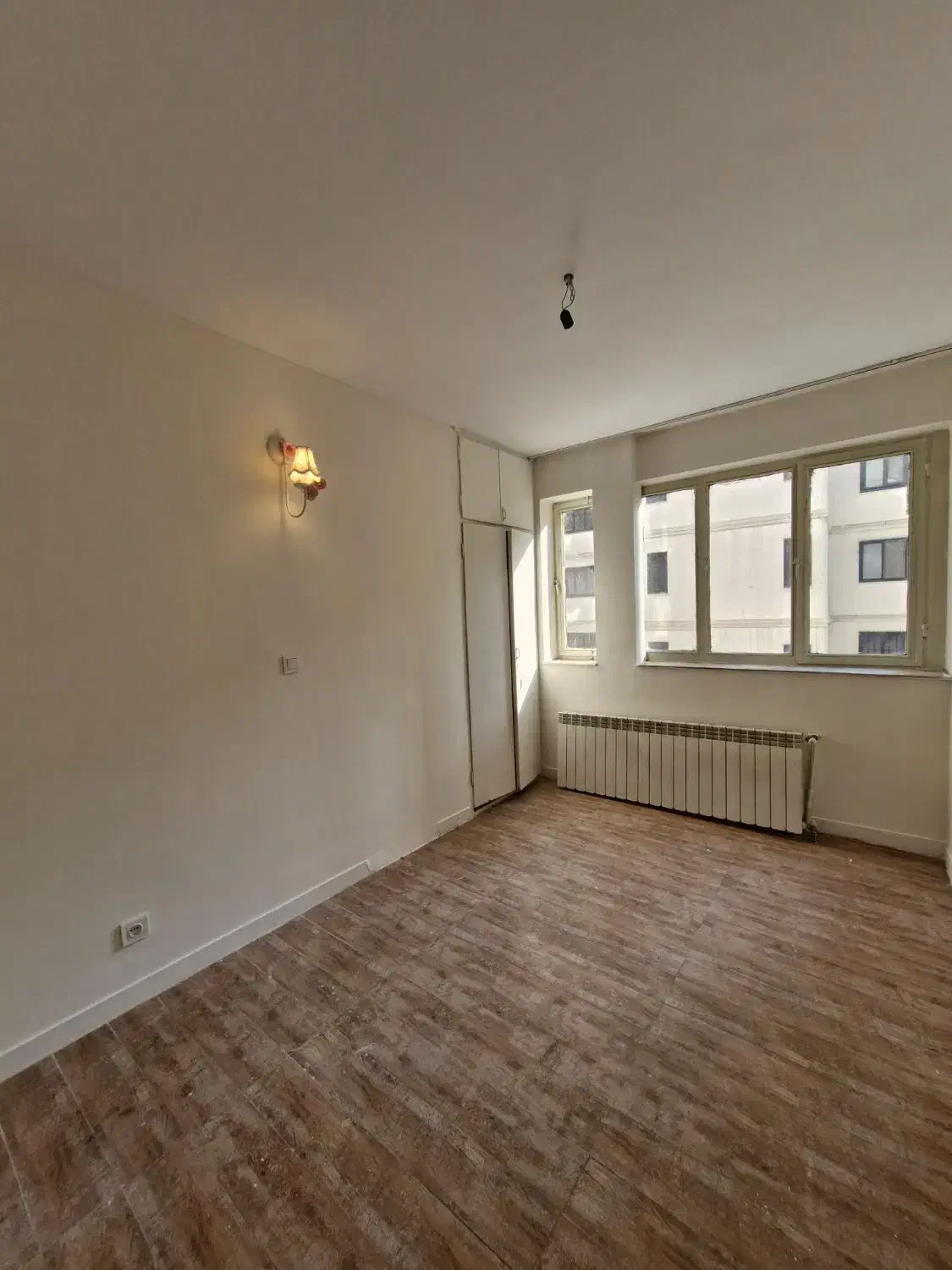 ۸۰ متر ۲ خواب/ میدان شهرداری / برج غرق نور