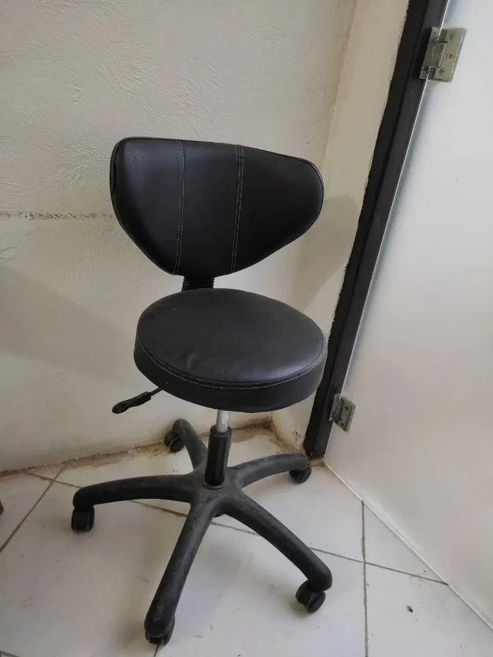 صندلی جک دار آرایشگاه|آرایشگاه و سالنهای زیبایی|دماوند, دماوند|دیوار