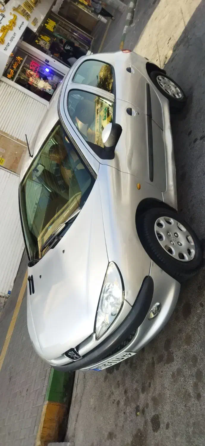 پژو ۲۰۶ مدل ۸۴ نقره ای تمیز|خودرو سواری و وانت|مشهد, هفت تیر (نه دره)|دیوار