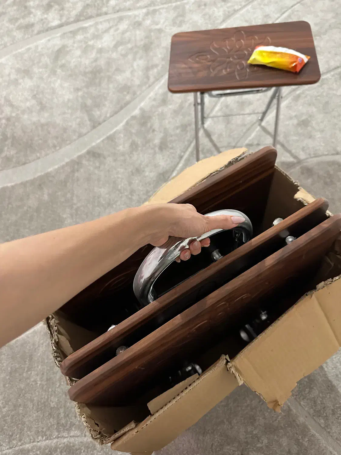 میز عسلی تاشو چمدانی|مبلمان خانگی و میز عسلی|قشم, |دیوار