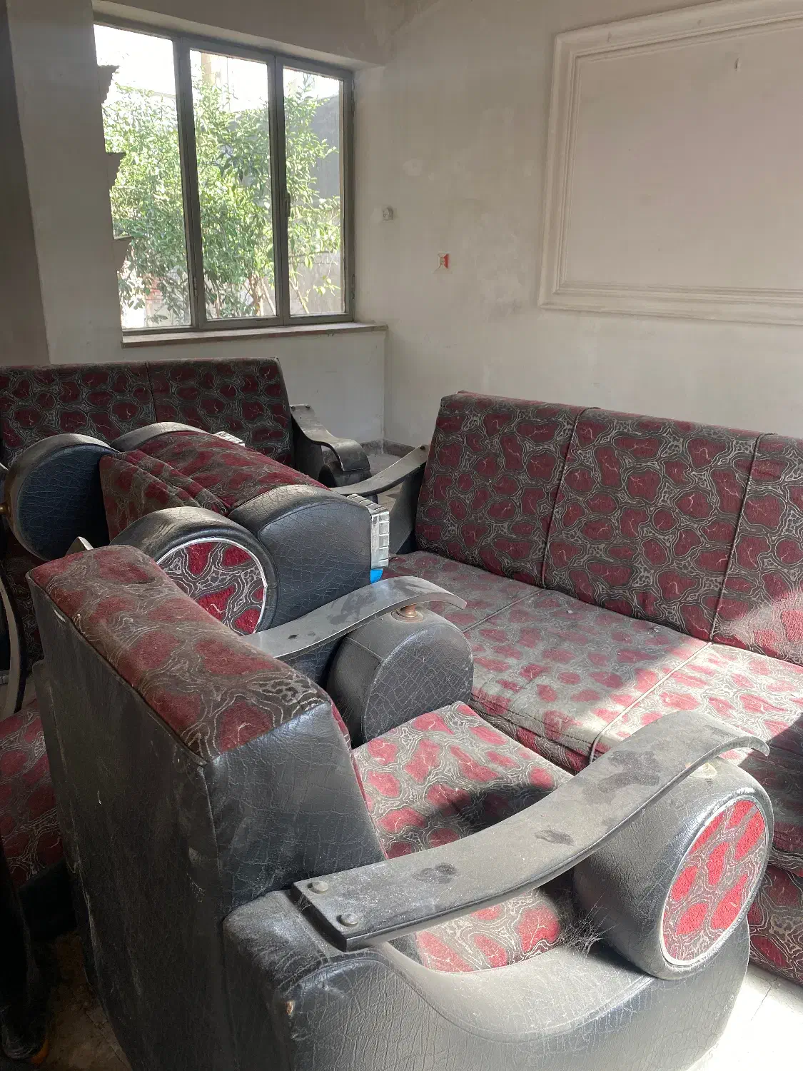 رایگان|مبلمان خانگی و میز عسلی|رشت, بازار|دیوار