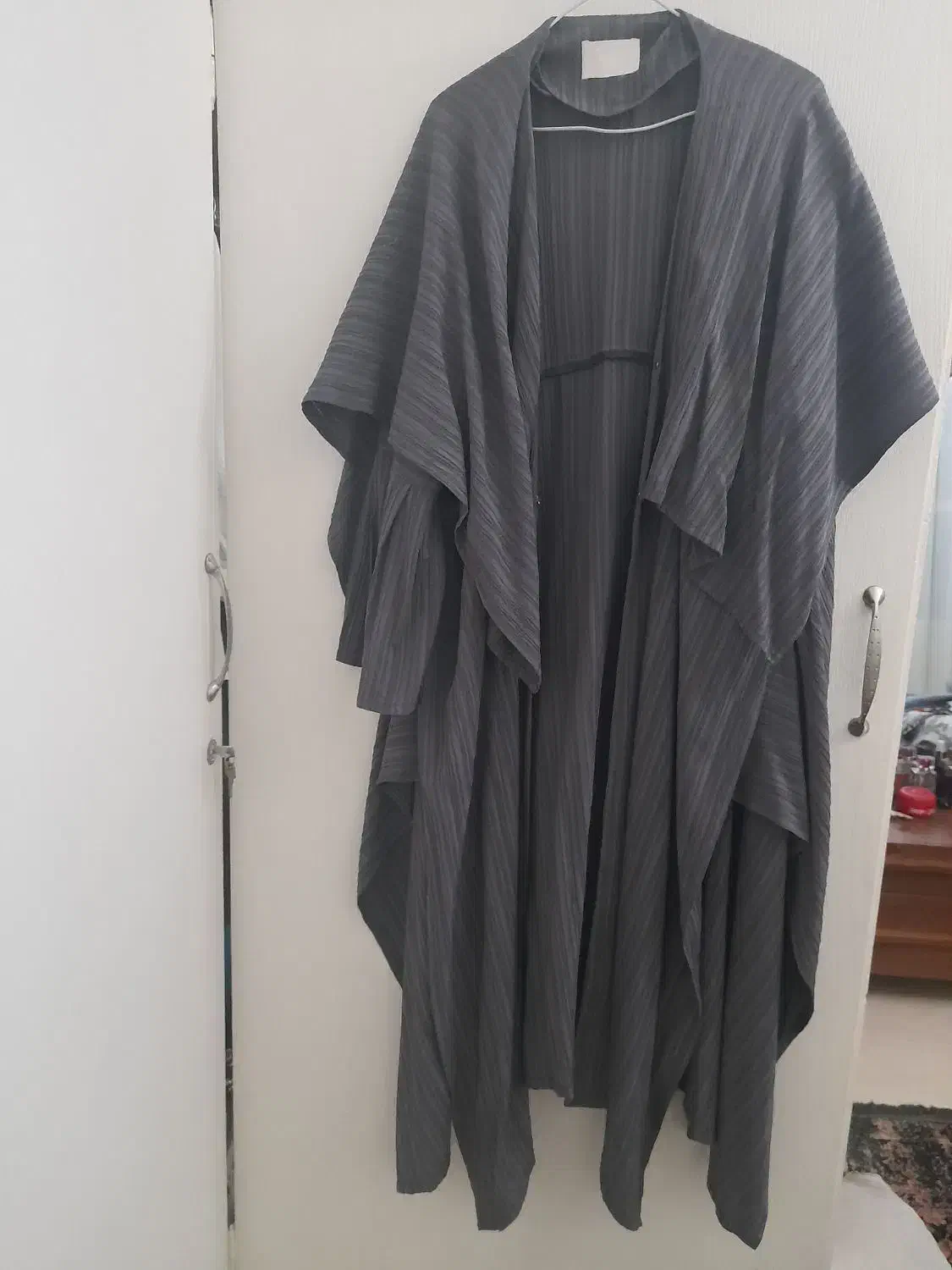 مانتو|لباس|تهران, جوانمردان (اندیشه)|دیوار