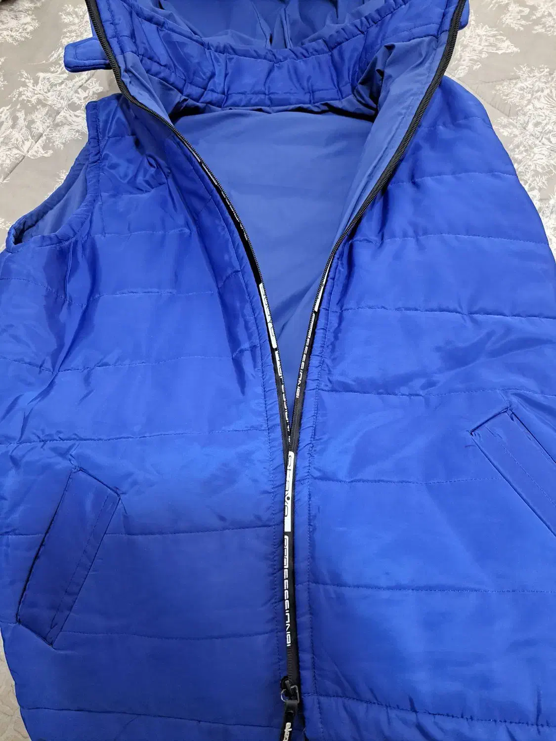 پافر|لباس|رباط‌کریم, نصیرشهر|دیوار