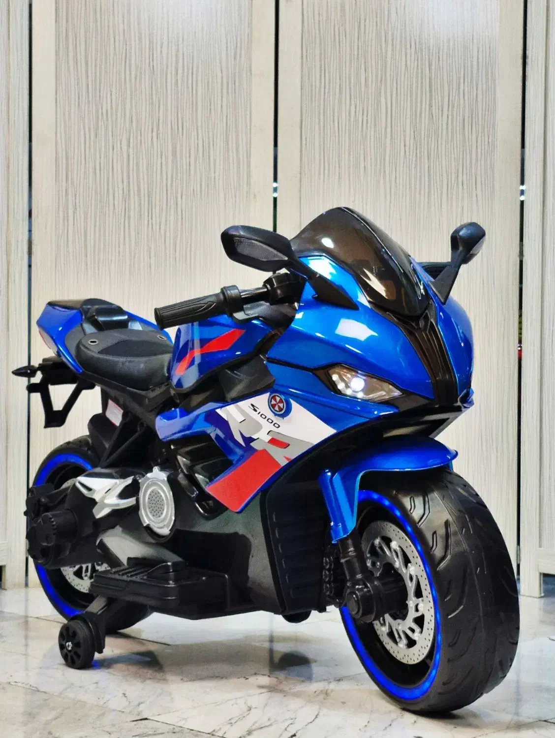 ماشین شارژی موتورشارژی جدیداسپرت لاستیک چراغ دار|اسباب‌‌بازی|تهران, پرستار|دیوار