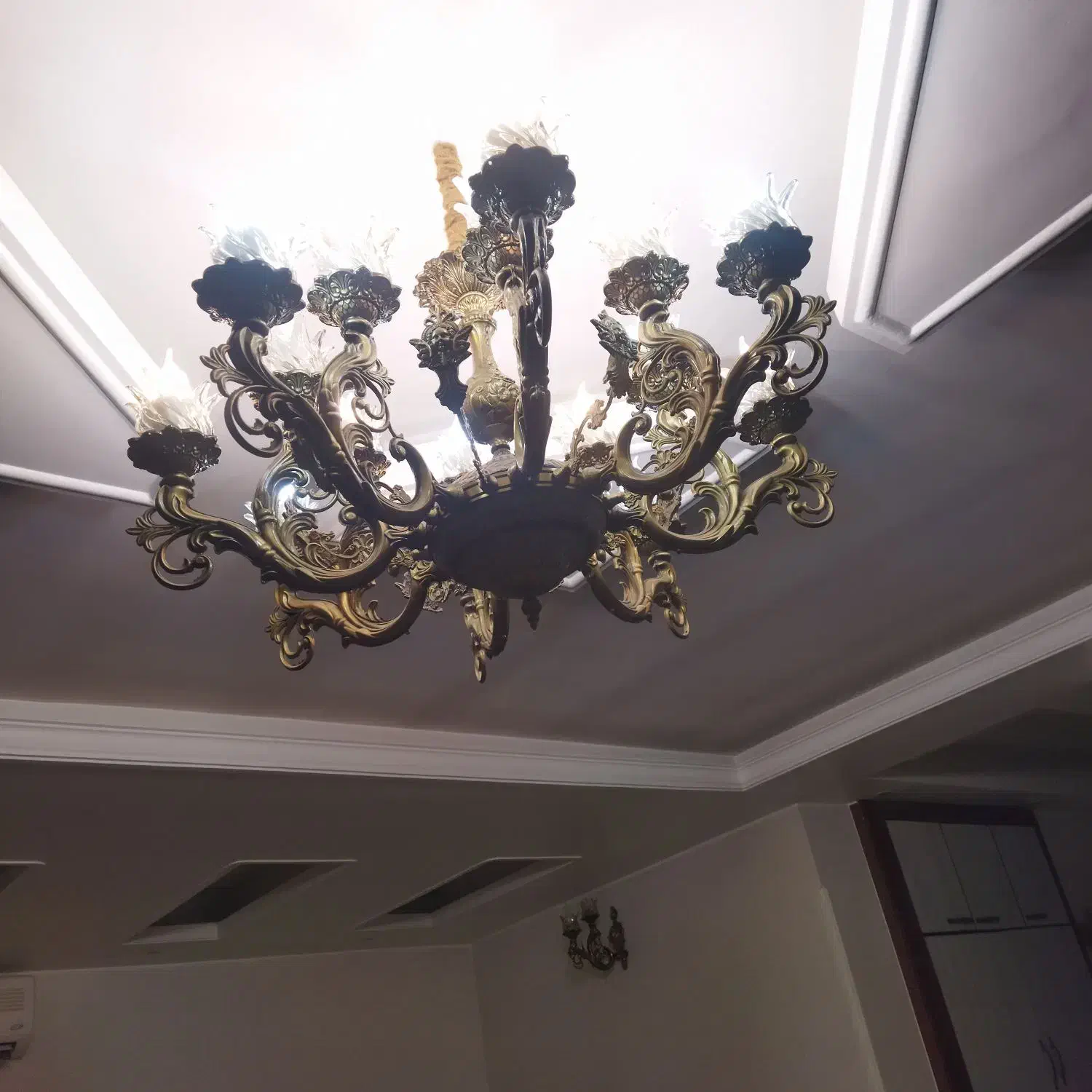 لوستر برنجی در حد نو واقعی|لوستر و چراغ آویز|تهران, خانی آباد نو جنوبی|دیوار