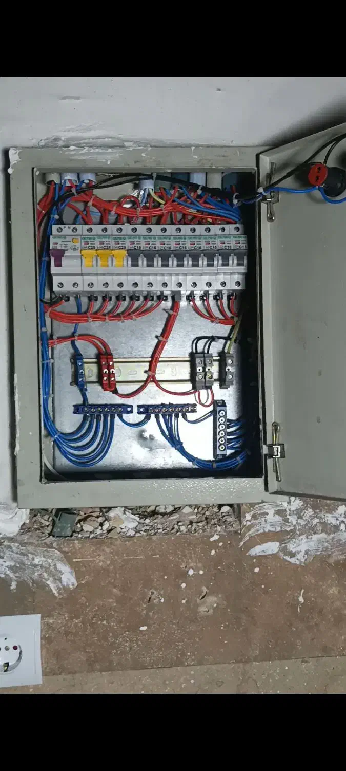 برقکاری صفرتا صد سیم کشی ،عیب یابی،نصبی جات ،لوستر|خدمات پیشه و مهارت|مشهد, حجاب (شهرک غرب)|دیوار