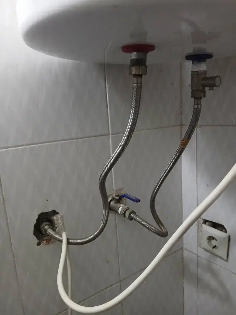 لوله کشی نصب پمپ ابگرمکن روشویی تولت والهنگ تعمیرا|خدمات پیشه و مهارت|بندرعباس, |دیوار