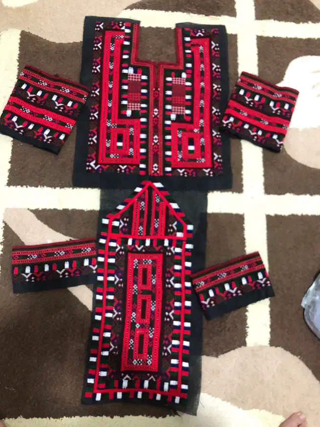 زی استین|لباس|خاش, |دیوار