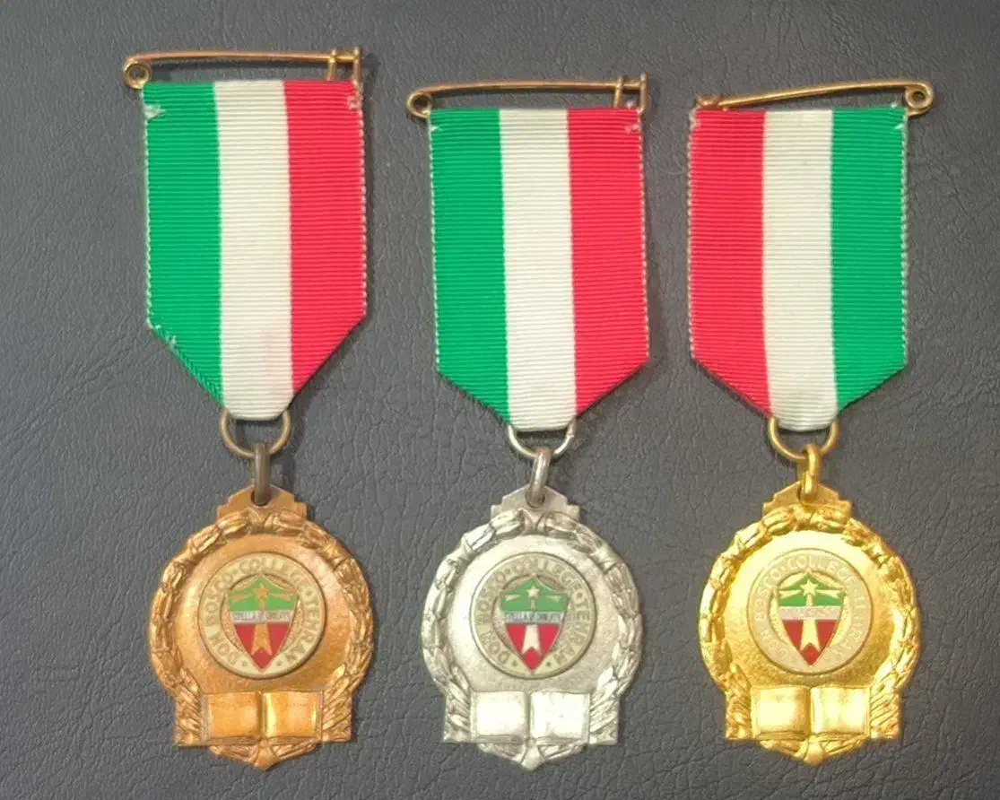 ست کامل مدال‌ های کالج|کلکسیون سکه، تمبر، اسکناس|تهران, فردوسی|دیوار