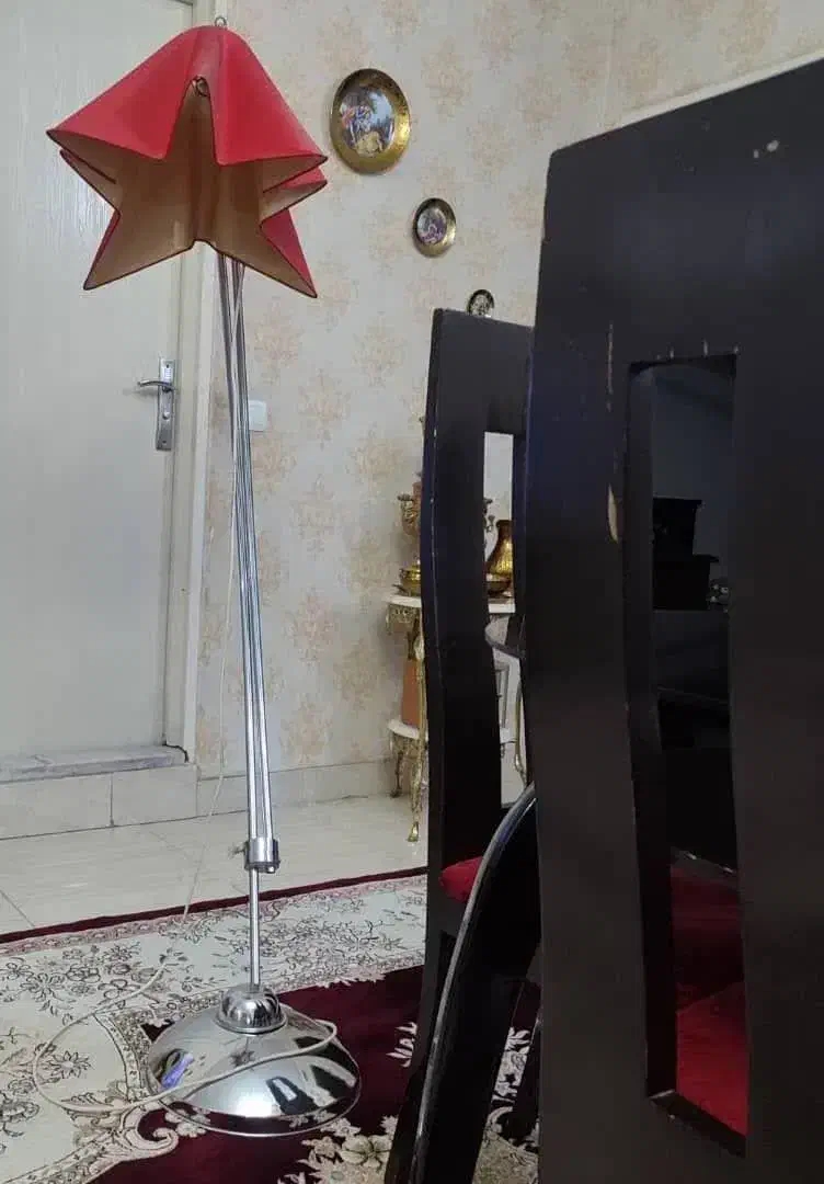 چند عدد لوازم خانه به علاوه یک ماشین کنترلی بزرگ|میز و صندلی غذاخوری|پاکدشت, پاکدشت (مامازند)|دیوار