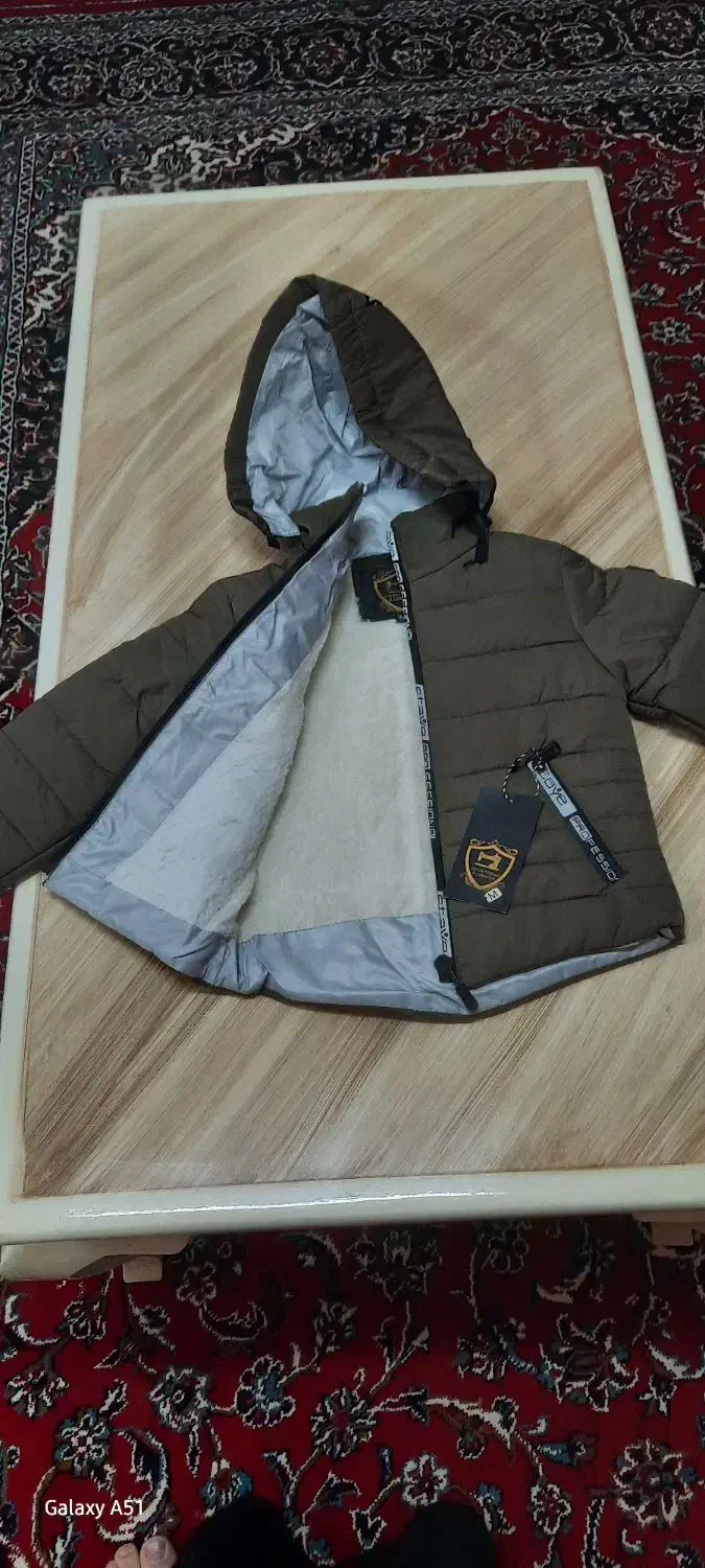 کاپشن وهودی.موجودی کارام همیناس که داخل عکسها هستش|لباس|آران و بیدگل, |دیوار