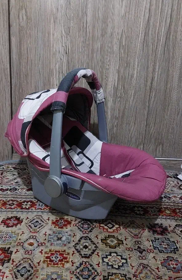 کریر نوزاد|کالسکه و لوازم جانبی|خوی, |دیوار