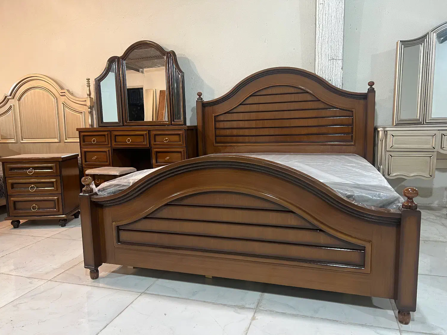 سرویس چوب|تخت و سرویس خواب|مشهد, ثامن|دیوار