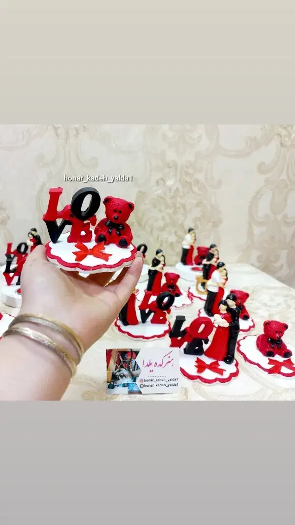 استنداسم|مجسمه، تندیس، ماکت|اردبیل, |دیوار