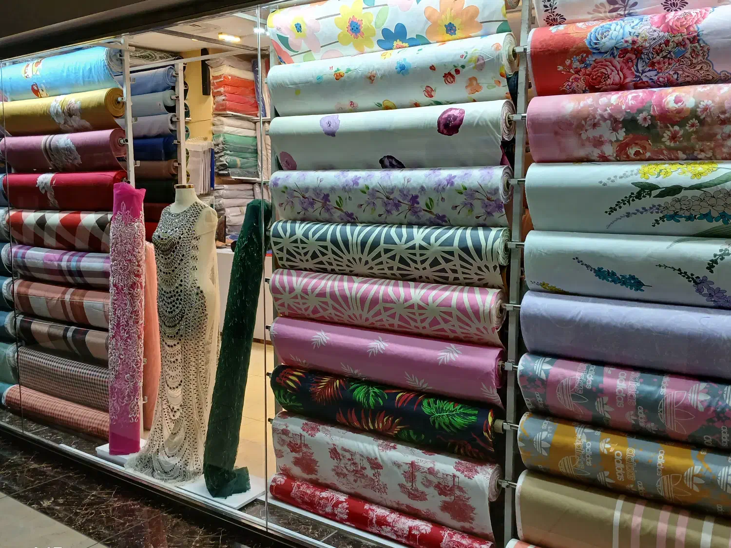 استخدام شاگرد|استخدام خدمات فروشگاه و رستوران|خوی, |دیوار