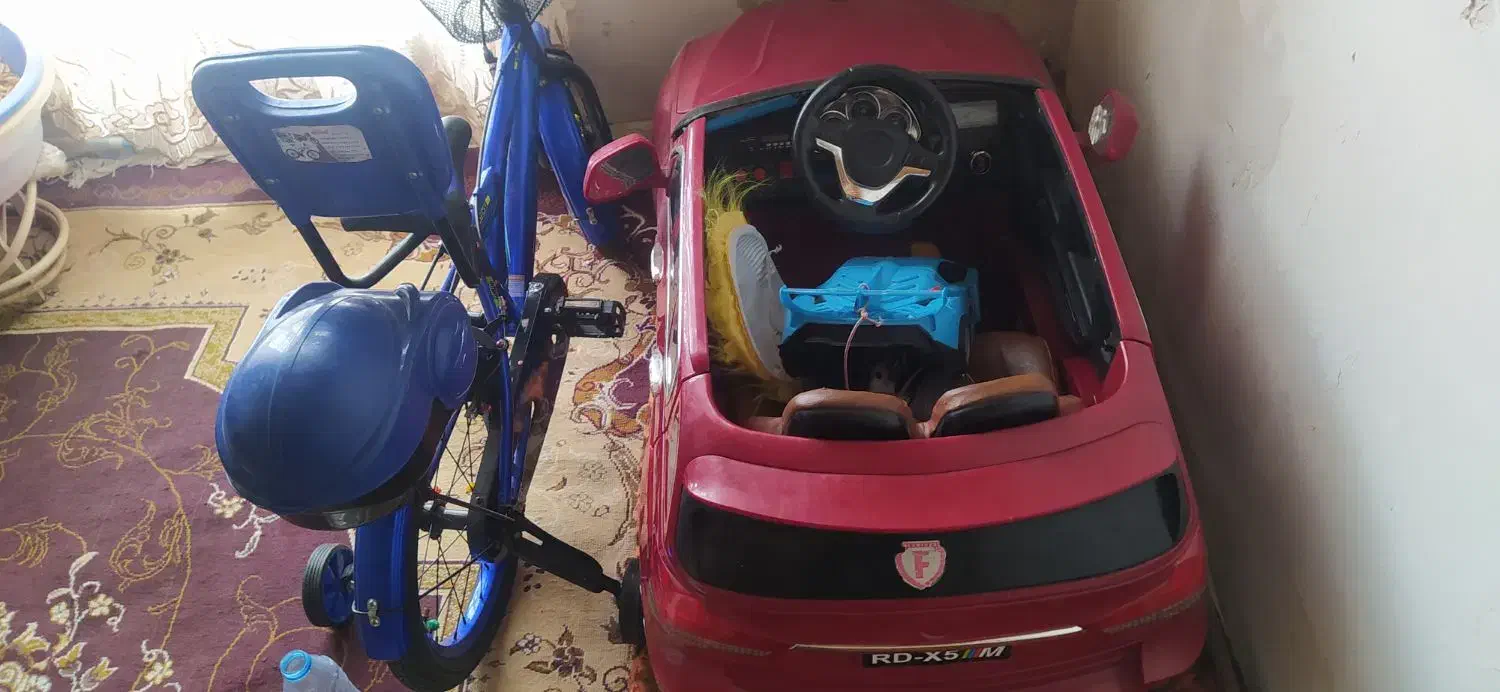 دوچرخه و ماشین شارژی هردوتا سالم درحدنو|اسباب‌بازی بچه|ملکان, |دیوار