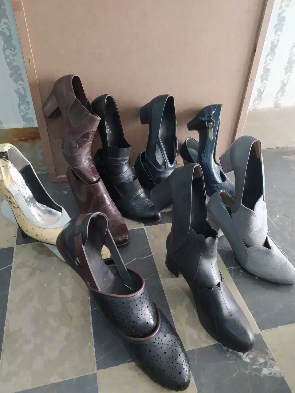 انواع مدل کفش در حد نو از سیصد تا پانصد|کیف، کفش، کمربند|قزوین, |دیوار