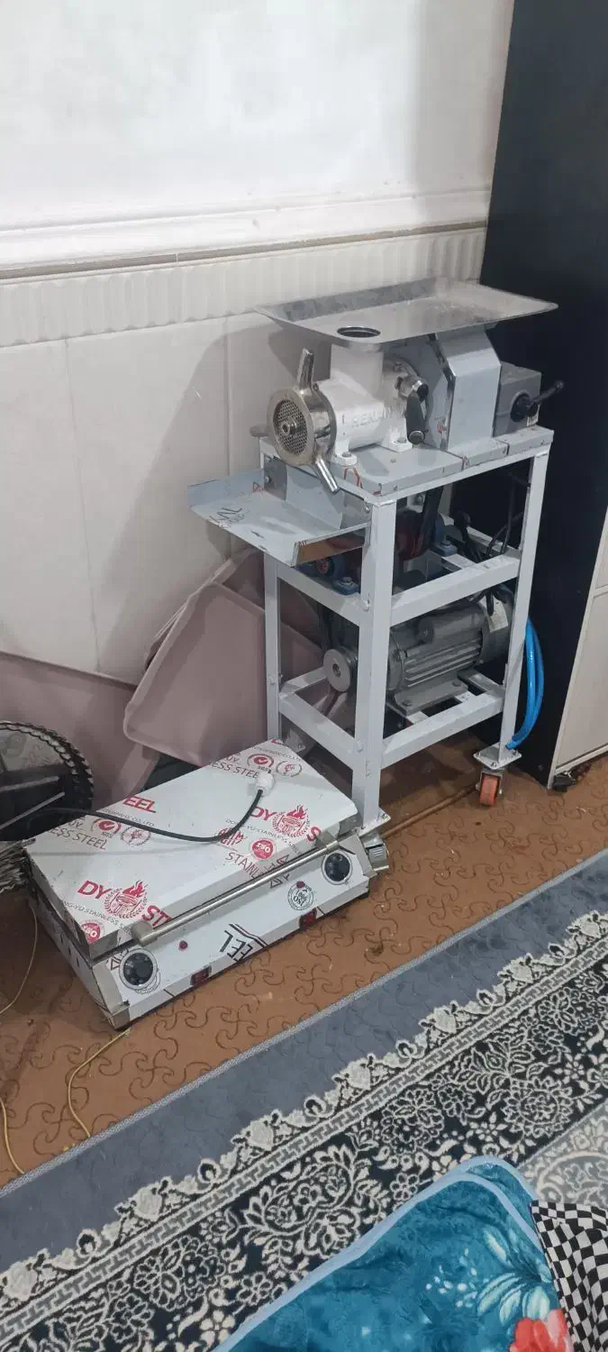 چرخ گوشت صنعتی و اسنک ساز و وسایل فست فود|کافی‌شاپ و رستوران|میناب, |دیوار