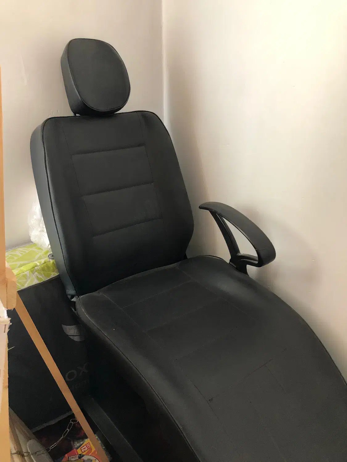 صندلی تخت‌شو آرایشگاهی|آرایشگاه و سالن‌های زیبایی|اصفهان, کوی گلزار|دیوار