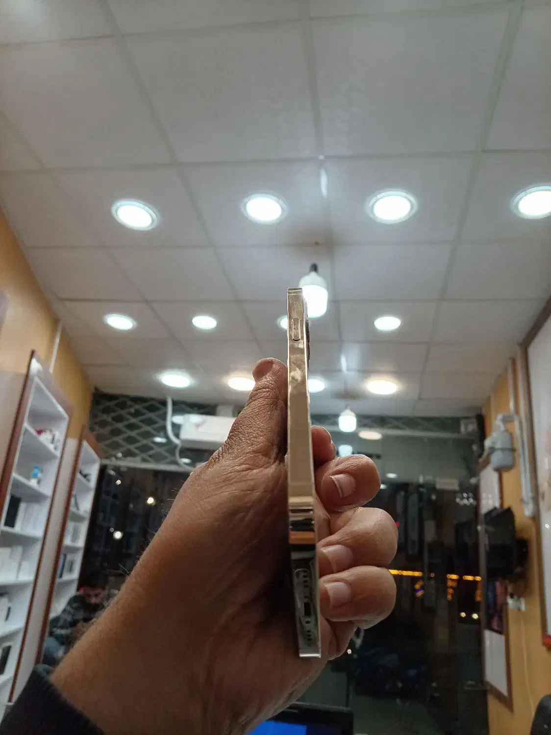 ایفون ۱۲پرو گلد در حد اک|موبایل|سبزوار, فقیه سبزواری|دیوار