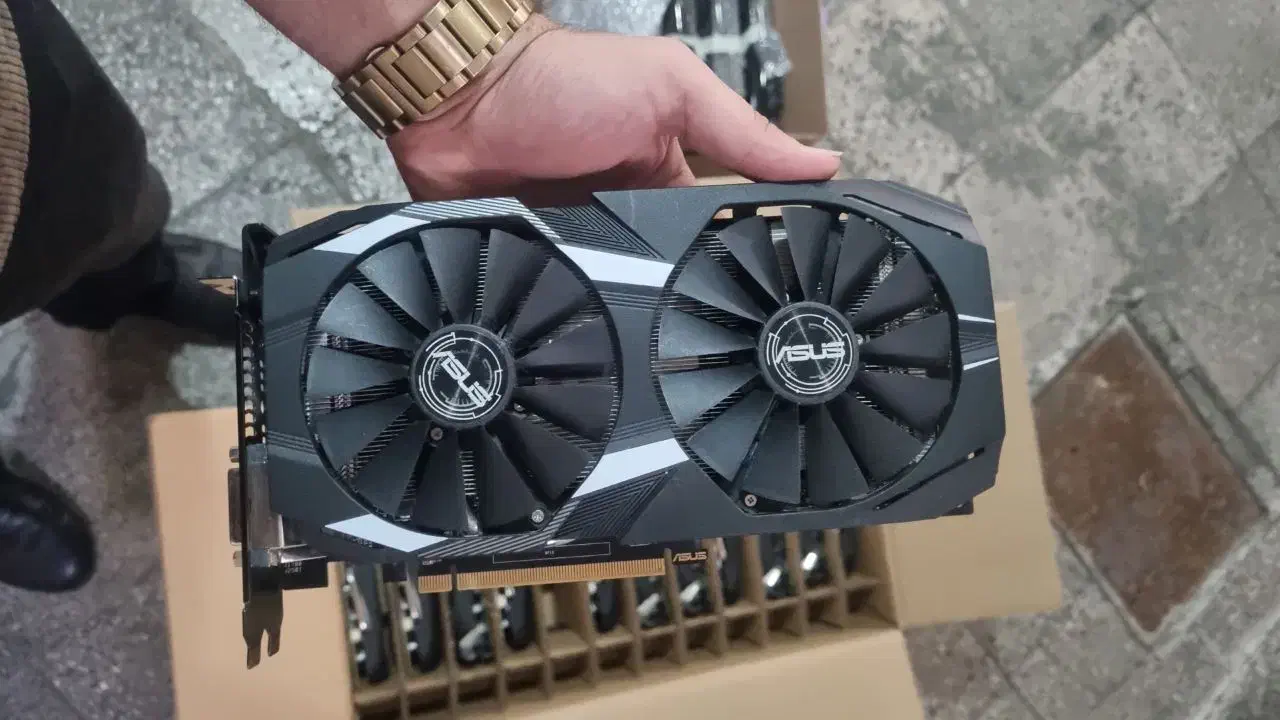 گرافیک ایسوز پلمپ کم کار|قطعات و لوازم جانبی رایانه|قم, پردیسان|دیوار