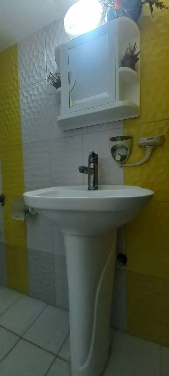 سنگ روشویی و میز وتلویزیون|لوازم سرویس بهداشتی|ساری, |دیوار