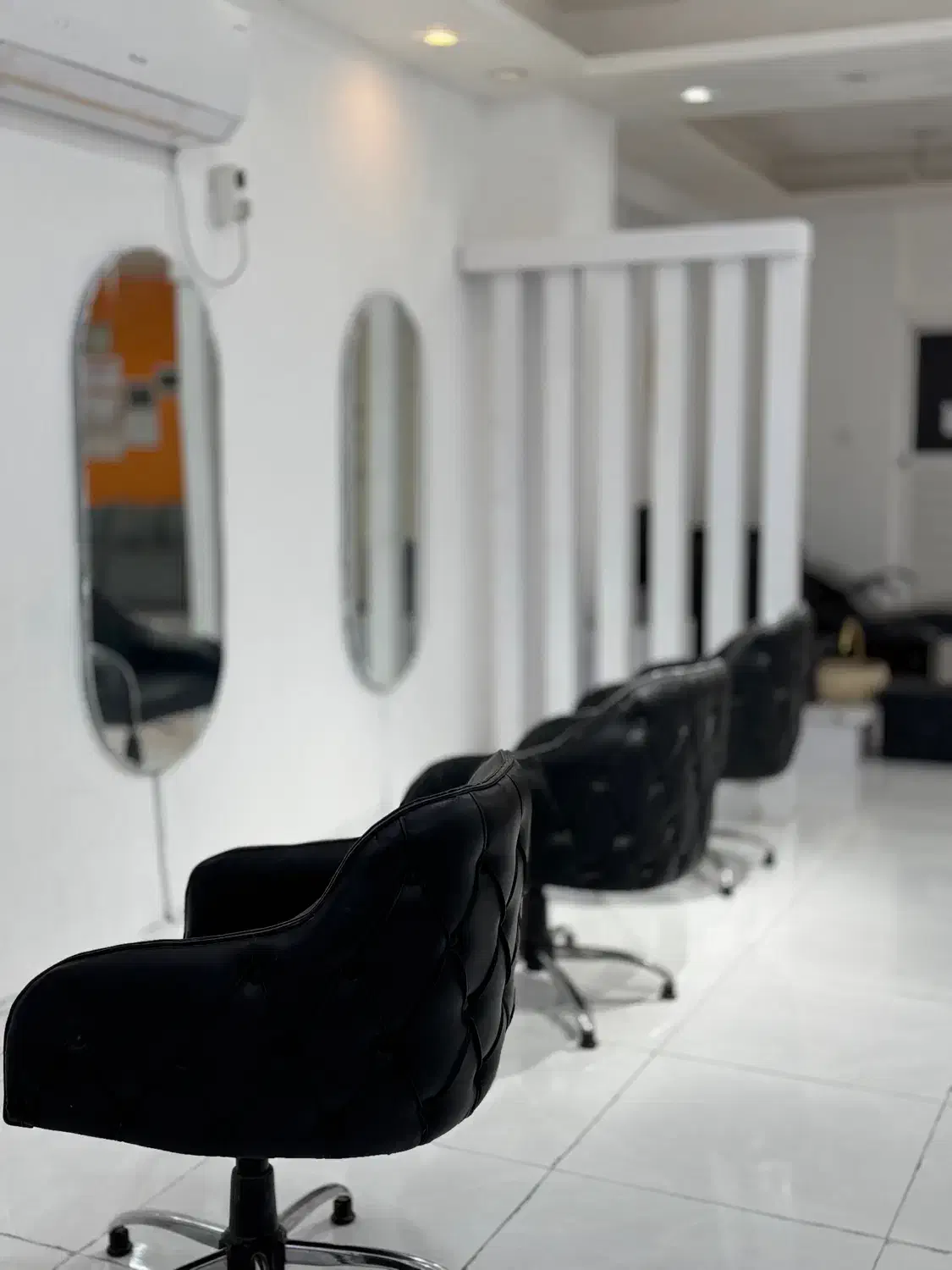 صندلی ثابت میز آینه|صندلی و نیمکت|بندرعباس, |دیوار