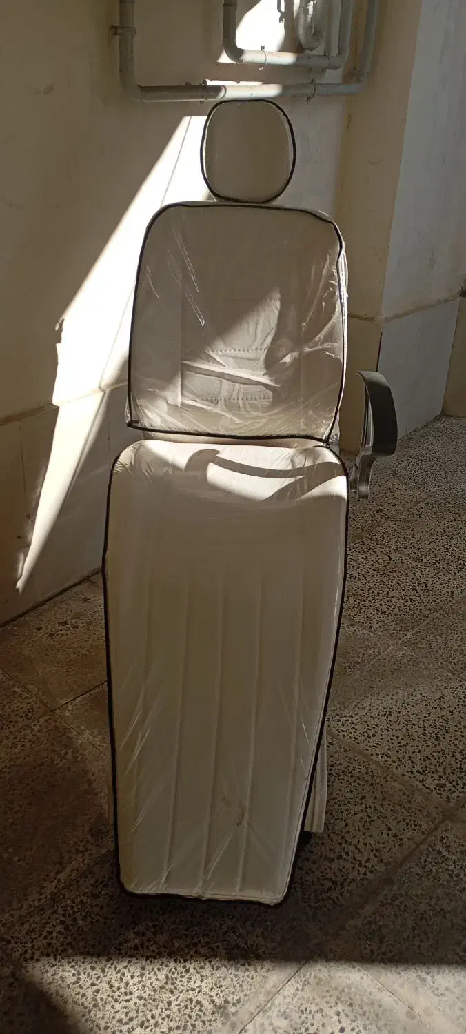 صندلی آرایشگاه|آرایشگاه و سالن‌های زیبایی|رودسر, |دیوار