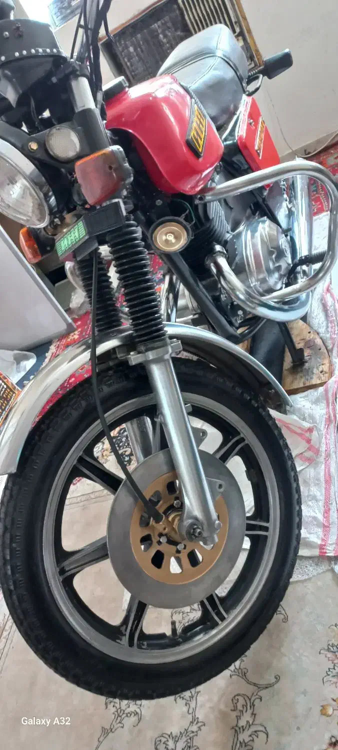 موتور سیکلت ایژ پلانتا 5کلکسیونی و پرواز بی کلاچ|موتورسیکلت|بندرعباس, |دیوار