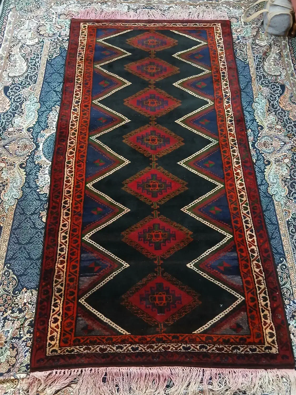 قالی دستباف عشایر گرمسار بافته شده از پشم گوسفند|فرش|دماوند, گیلاوند|دیوار