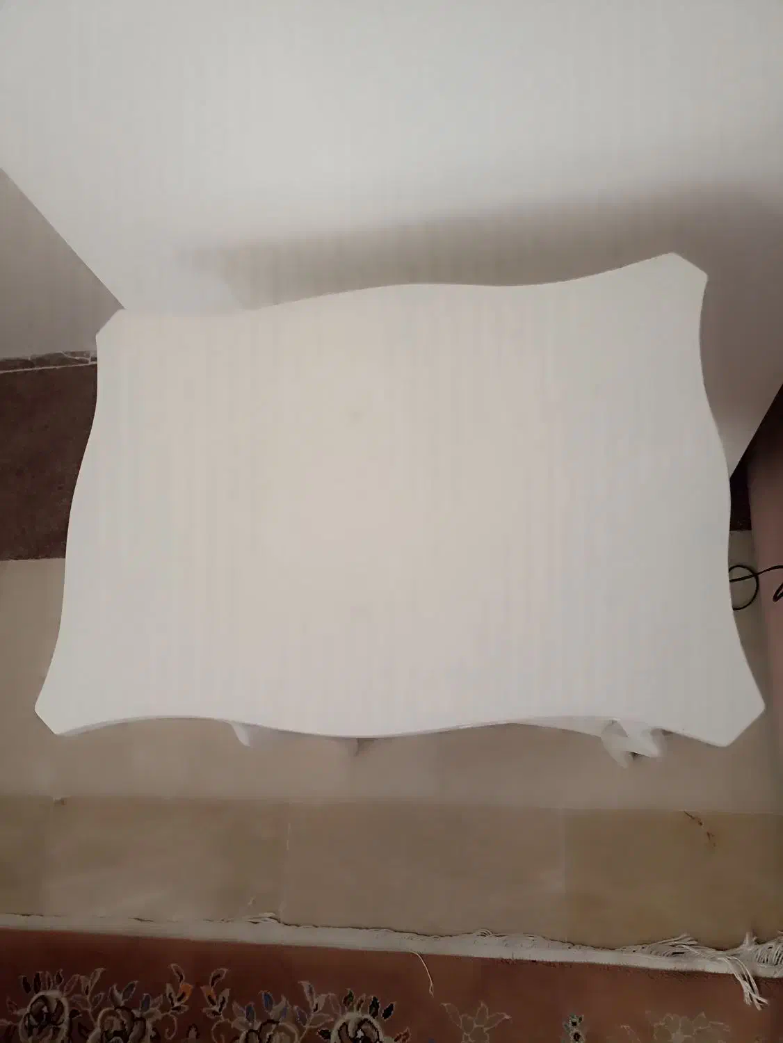 میز تلفن سفید|میز تلفن|میانه, |دیوار