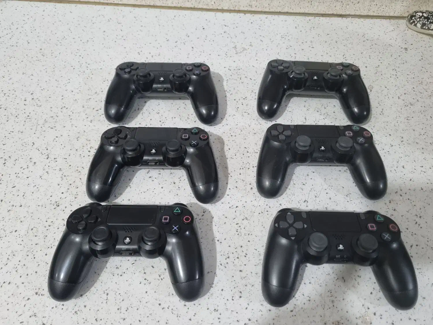 تعدادی دیسک بازی و دسته اورجینال ps4|کنسول، بازی ویدئویی و آنلاین|تهران, خاک سفید|دیوار