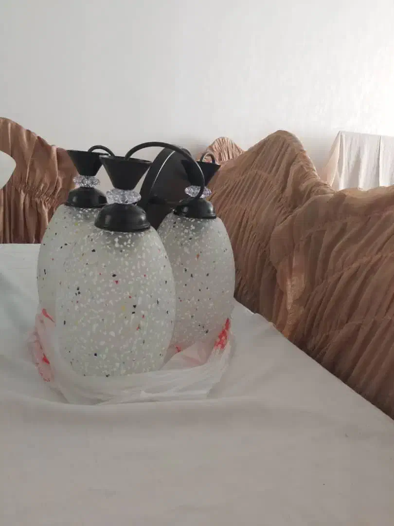 لوستر سه آویزه|لوستر و چراغ آویز|کرج, کوی زنبق|دیوار